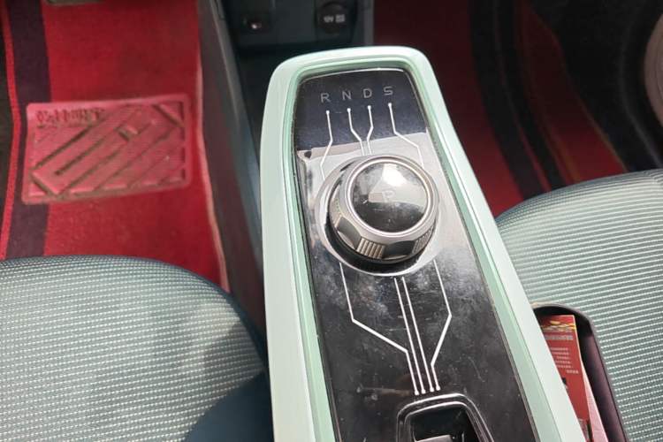 Used CHANGAN Benni E-Star 2022 Qingxin Edition Colorful Model Lithium Iron Phosphate Gear Lever