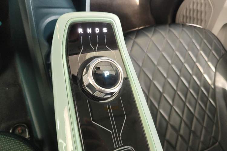 Used CHANGAN Benni E-Star 2022 Qingxin Edition Colorful Model Lithium Iron Phosphate Gear Lever