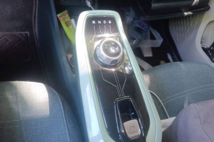 Used CHANGAN Benni E-Star 2022 Qingxin Edition Colorful Model Lithium Iron Phosphate Gear Lever