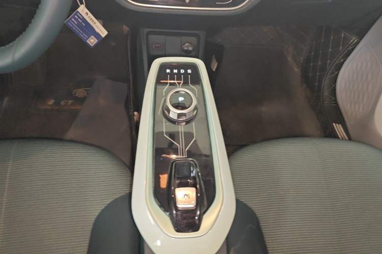Used CHANGAN Benni E-Star 2022 Qingxin Edition Colorful Model Lithium Iron Phosphate Gear Lever