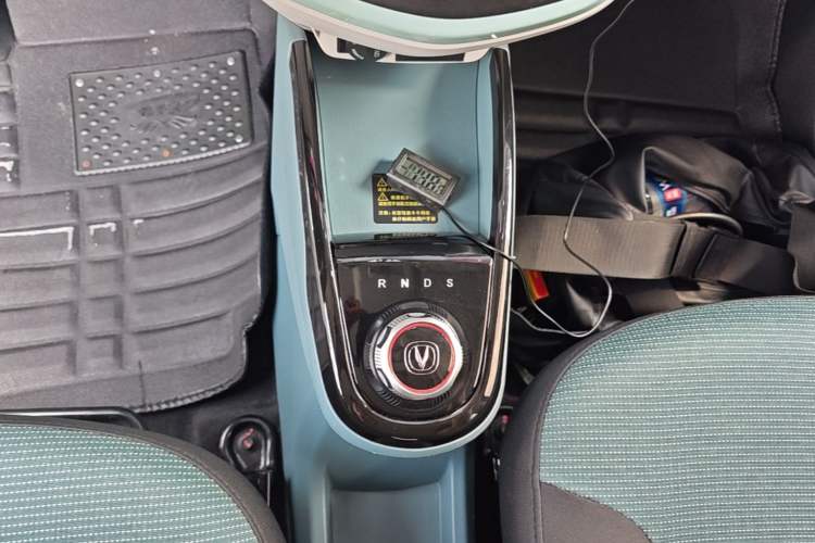 Used CHANGAN Benni E-Star 2022 Qingxin Edition Colorful Model Lithium Iron Phosphate Gear Lever