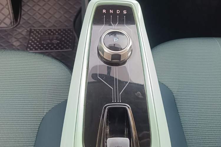 Used CHANGAN Benni E-Star 2022 Qingxin Edition Colorful Model Lithium Iron Phosphate Gear Lever