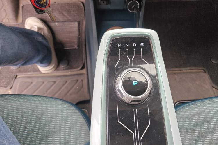 Used CHANGAN Benni E-Star 2022 Qingxin Edition Colorful Model Lithium Iron Phosphate Gear Lever