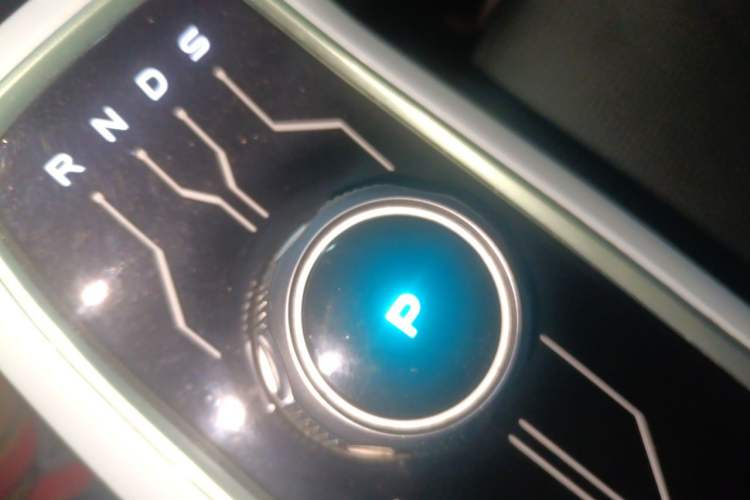 Used CHANGAN Benni E-Star 2022 Qingxin Edition Colorful Model Lithium Iron Phosphate Gear Lever