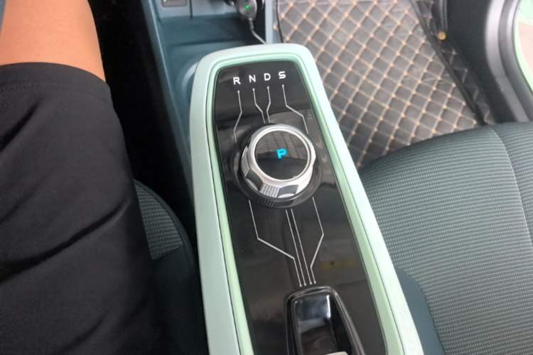 Used CHANGAN Benni E-Star 2022 Qingxin Edition Colorful Model Lithium Iron Phosphate Gear Lever
