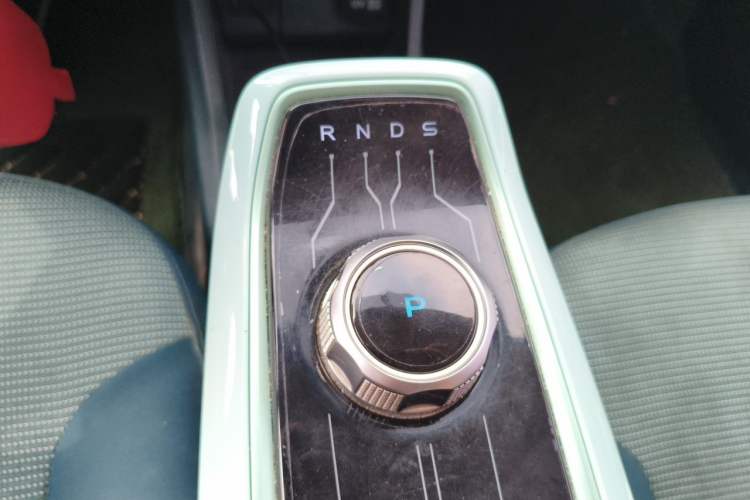 Used CHANGAN Benni E-Star 2022 Qingxin Edition Colorful Model Lithium Iron Phosphate Gear Lever