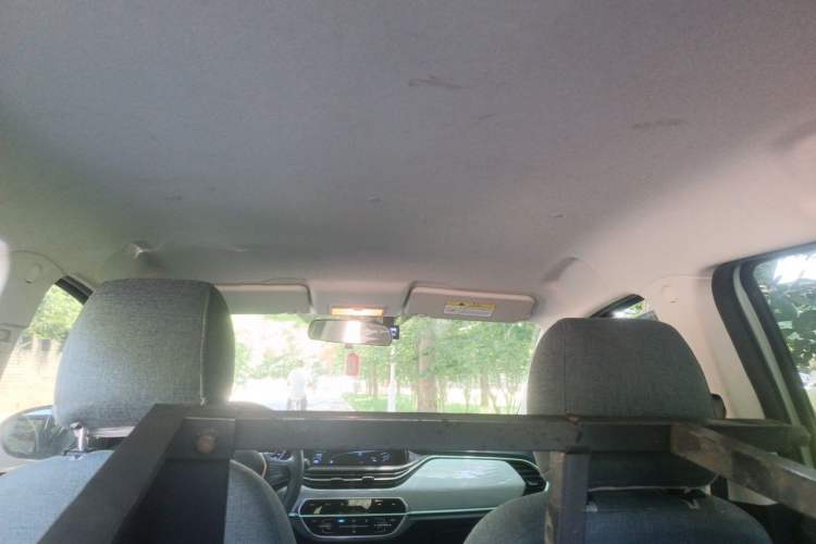Used CHANGAN Benni E-Star 2022 Qingxin Edition Colorful Model Lithium Iron Phosphate Headliner