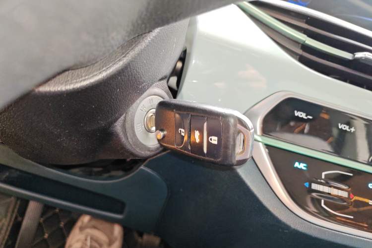Used CHANGAN Benni E-Star 2022 National Edition Colorful Limited Edition (Fast-Charging Version) Lithium NMC Interior 1