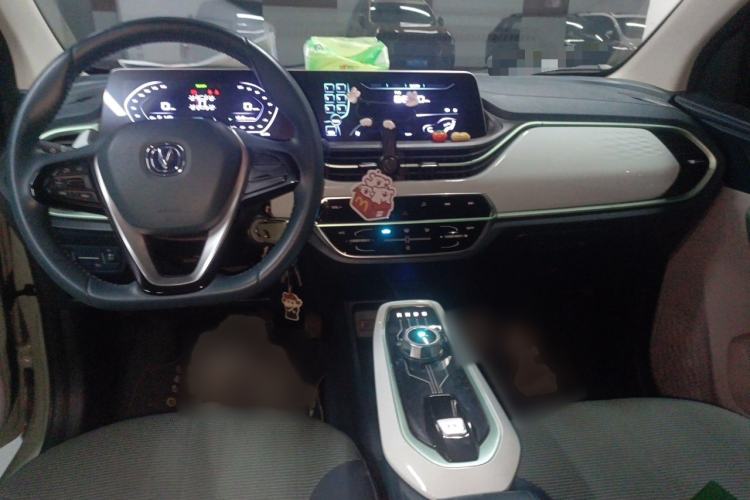 Used CHANGAN Benni E-Star 2022 Qingxin Edition Colorful Model Lithium Iron Phosphate Interior 2