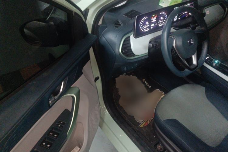 Used CHANGAN Benni E-Star 2022 Qingxin Edition Colorful Model Lithium Iron Phosphate Interior 3