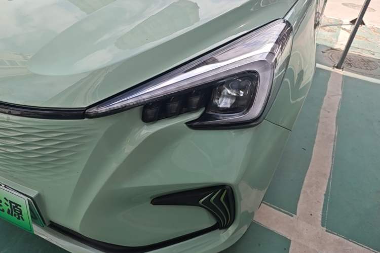 Used CHANGAN Benni E-Star 2022 Qingxin Edition Colorful Model Lithium Iron Phosphate Left Front Headlight