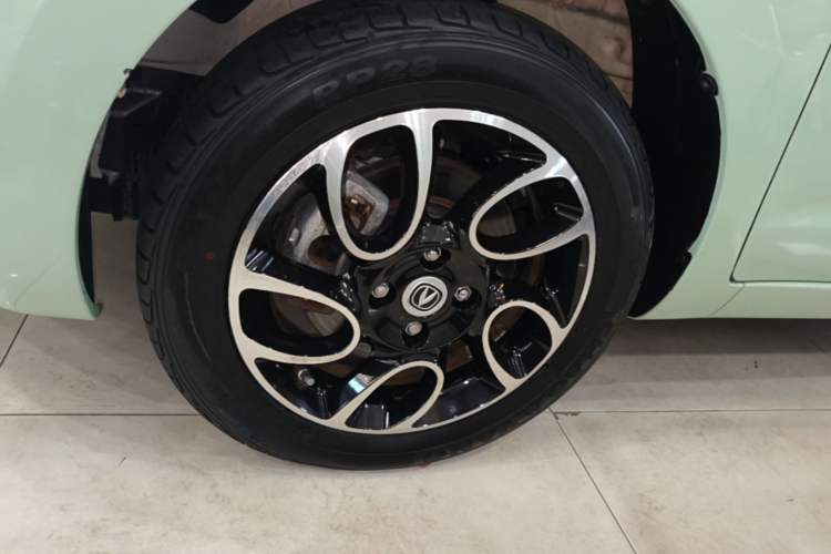 Used CHANGAN Benni E-Star 2022 National Edition Colorful Limited Edition (Fast-Charging Version) Lithium Iron Phosphate Left Front Wheel Hub