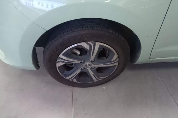 Used CHANGAN Benni E-Star 2022 Charming Edition Colorful Model Lithium Iron Phosphate Left Front Wheel Hub
