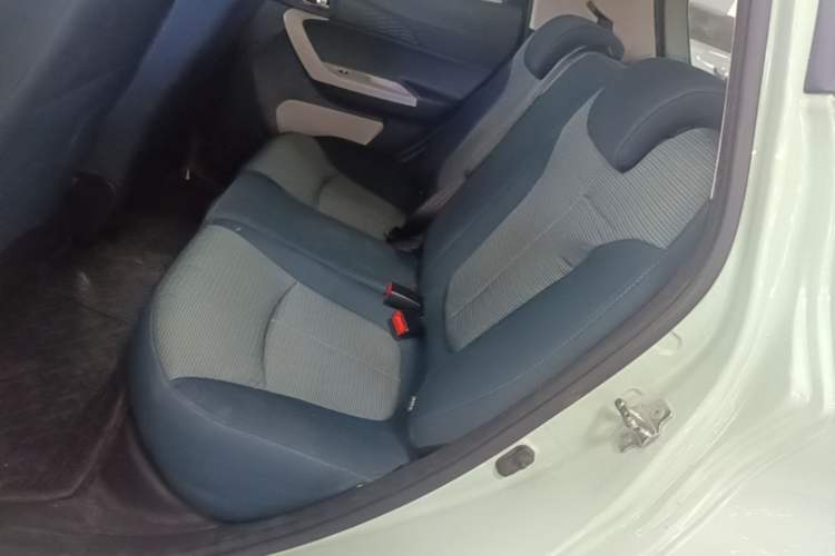 Used CHANGAN Benni E-Star 2022 Charming Edition Colorful Model Lithium Iron Phosphate Left Rear Seat