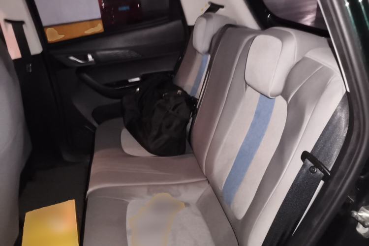 Used CHANGAN Benni E-Star 2022 Charming Edition Colorful Model Lithium-Ion Battery Left Rear Seat