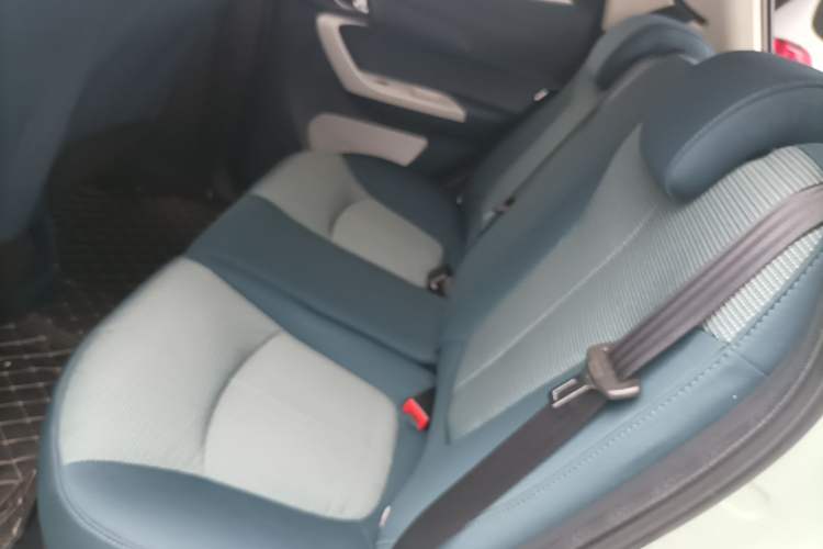 Used CHANGAN Benni E-Star 2022 Charming Edition Colorful Model Lithium Iron Phosphate Left Rear Seat