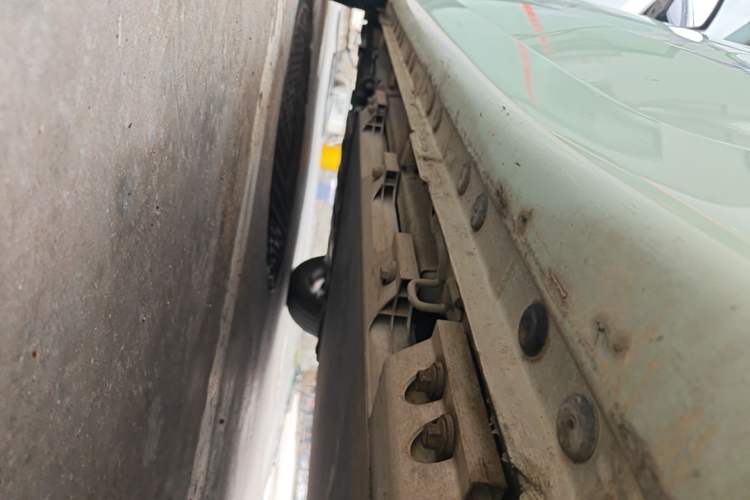 Used CHANGAN Benni E-Star 2022 Qingxin Edition Colorful Model Lithium Iron Phosphate Left Side Sill