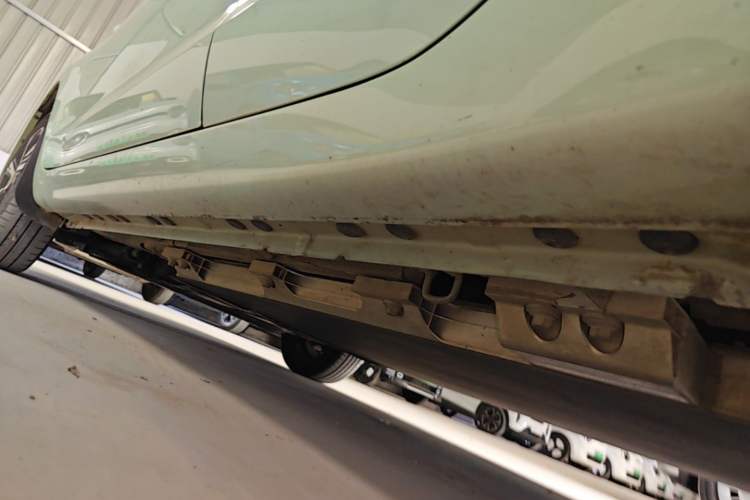 Used CHANGAN Benni E-Star 2022 Qingxin Edition Colorful Model Lithium Iron Phosphate Left Side Sill