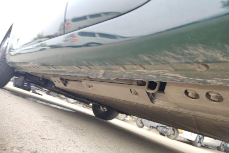 Used CHANGAN Benni E-Star 2022 Qingxin Edition Colorful Model Lithium Iron Phosphate Left Side Sill