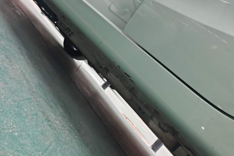 Used CHANGAN Benni E-Star 2022 Qingxin Edition Colorful Model Lithium Iron Phosphate Left Side Sill