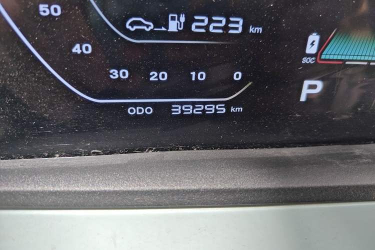 Used CHANGAN Benni E-Star 2022 Qingxin Edition Colorful Model Lithium Iron Phosphate Odometer Close Up