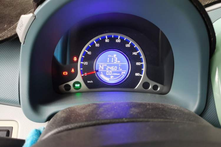 Used CHANGAN Benni E-Star 2022 Qingxin Edition Colorful Model Lithium Iron Phosphate Odometer Close Up
