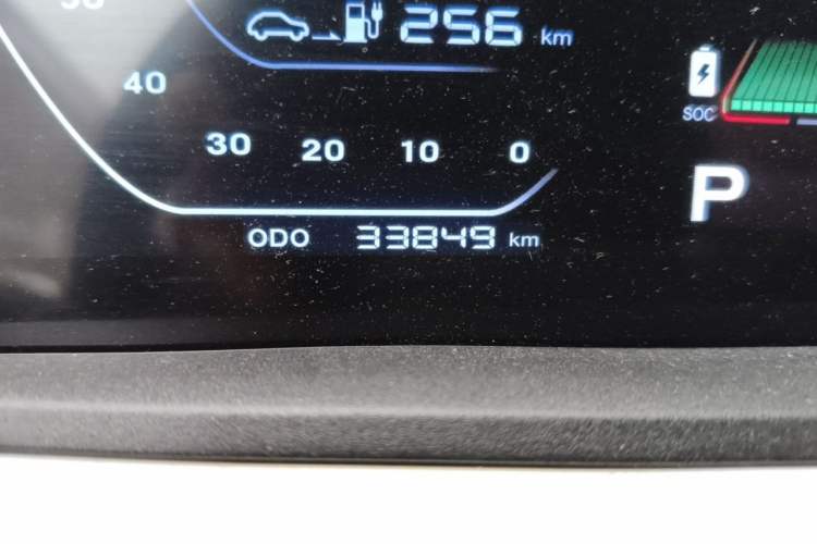 Used CHANGAN Benni E-Star 2022 Qingxin Edition Colorful Model Lithium-NMC Odometer Close Up