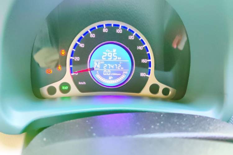 Used CHANGAN Benni E-Star 2022 Qingxin Edition Colorful Model Lithium Iron Phosphate Odometer Close Up
