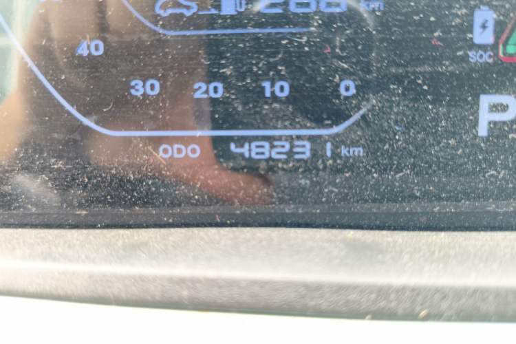 Used CHANGAN Benni E-Star 2022 Qingxin Edition Colorful Model Lithium Iron Phosphate Odometer Close Up
