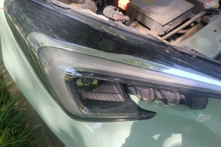 Used CHANGAN Benni E-Star 2022 Qingxin Edition Colorful Model Lithium Iron Phosphate Right Front Headlight