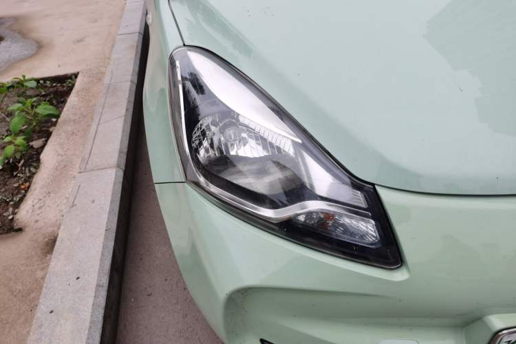 Used CHANGAN Benni E-Star 2022 National Edition Colorful Limited Edition (Fast-Charging Version) Lithium Iron Phosphate Right Front Headlight