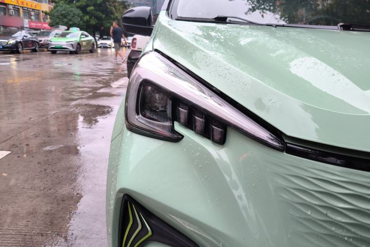 Used CHANGAN Benni E-Star 2022 Qingxin Edition Colorful Model Lithium Iron Phosphate Right Front Headlight
