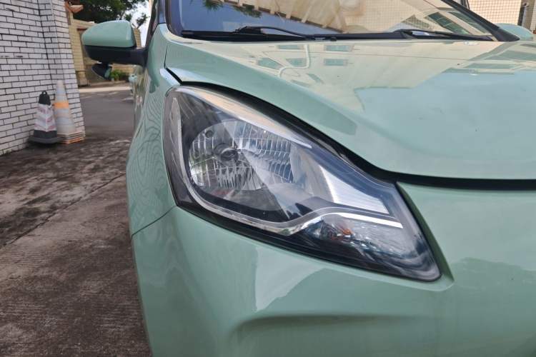 Used CHANGAN Benni E-Star 2022 National Edition Colorful Limited Edition (Fast-Charging Version) Lithium Iron Phosphate Right Front Headlight