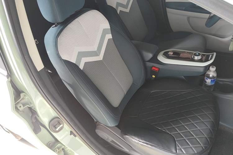 Used CHANGAN Benni E-Star 2022 Qingxin Edition Colorful Model Lithium Iron Phosphate Right Front Seat