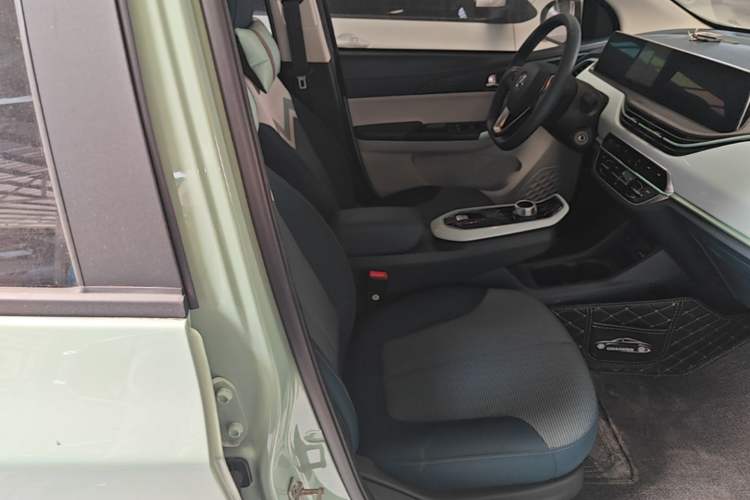Used CHANGAN Benni E-Star 2022 Qingxin Edition Colorful Model Lithium Iron Phosphate Right Front Seat