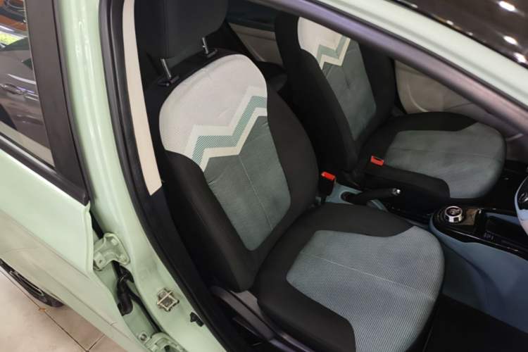 Used CHANGAN Benni E-Star 2022 National Edition Colorful Limited Edition (Fast-Charging Version) Lithium Iron Phosphate Right Front Seat