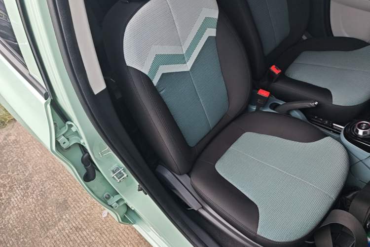 Used CHANGAN Benni E-Star 2022 Qingxin Edition Colorful Model Lithium Iron Phosphate Right Front Seat