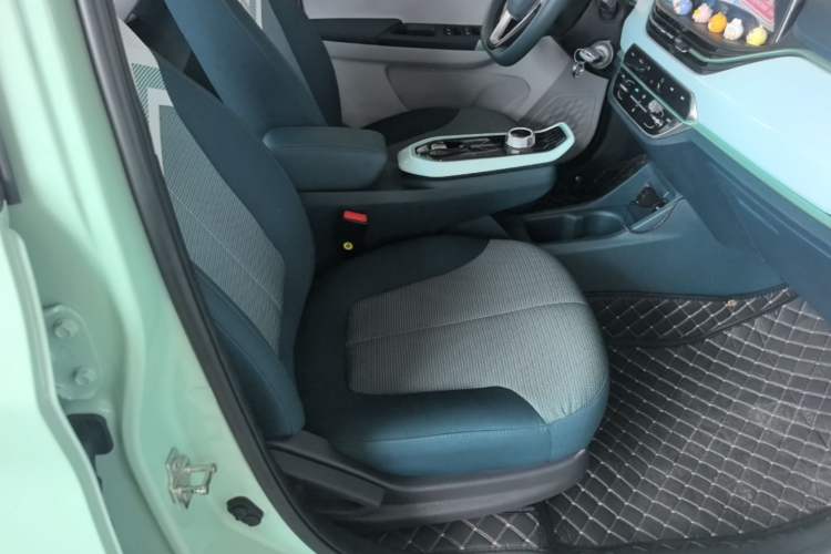 Used CHANGAN Benni E-Star 2022 Qingxin Edition Colorful Model Lithium Iron Phosphate Right Front Seat