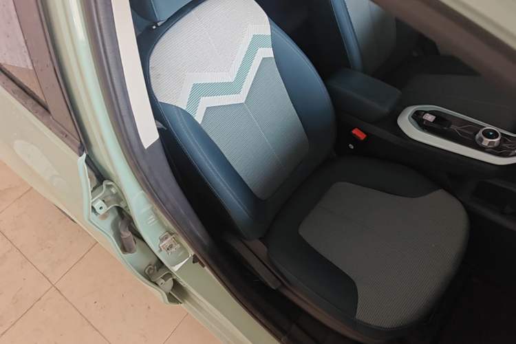 Used CHANGAN Benni E-Star 2022 Qingxin Edition Colorful Model Lithium Iron Phosphate Right Front Seat