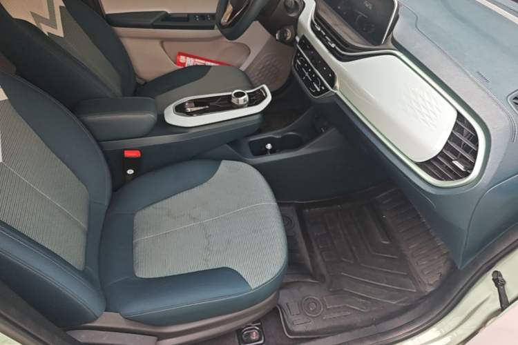 Used CHANGAN Benni E-Star 2022 Qingxin Edition Colorful Model Lithium Iron Phosphate Right Front Seat