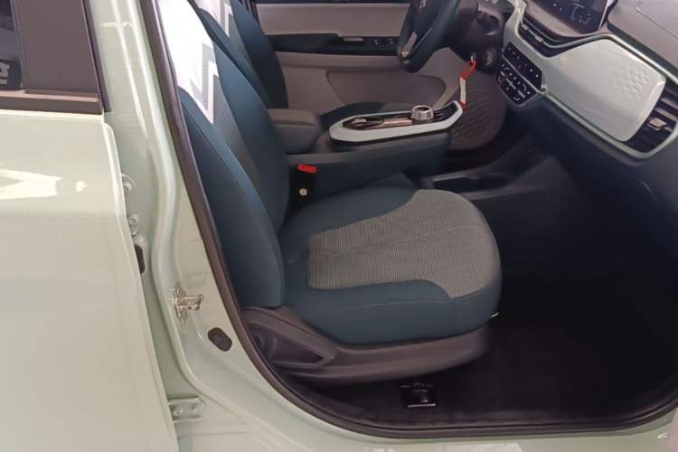 Used CHANGAN Benni E-Star 2022 Qingxin Edition Colorful Model Lithium Iron Phosphate Right Front Seat