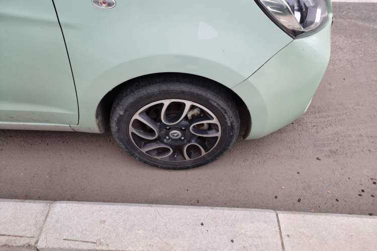 Used CHANGAN Benni E-Star 2022 National Edition Colorful Limited Edition (Fast-Charging Version) Lithium Iron Phosphate Right Front Wheel Hub