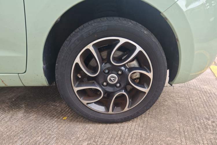Used CHANGAN Benni E-Star 2022 National Edition Colorful Limited Edition (Fast-Charging Version) Lithium Iron Phosphate Right Front Wheel Hub