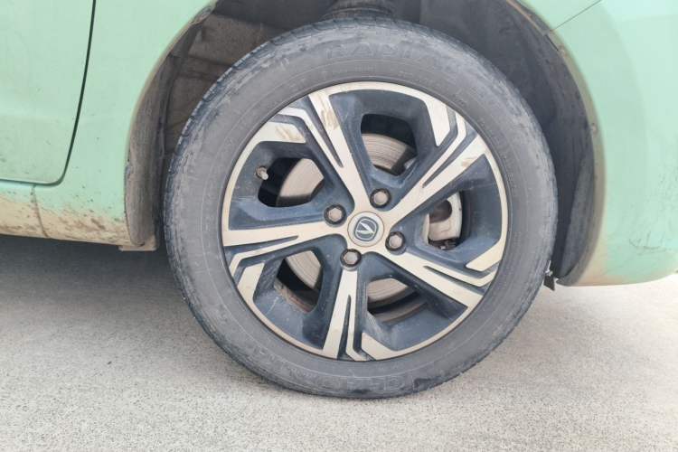 Used CHANGAN Benni E-Star 2022 Qingxin Edition Colorful Model Lithium Iron Phosphate Right Front Wheel Hub