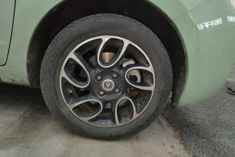 Used CHANGAN Benni E-Star 2022 National Edition Colorful Limited Edition (Fast-Charging Version) Lithium Iron Phosphate Right Front Wheel Hub