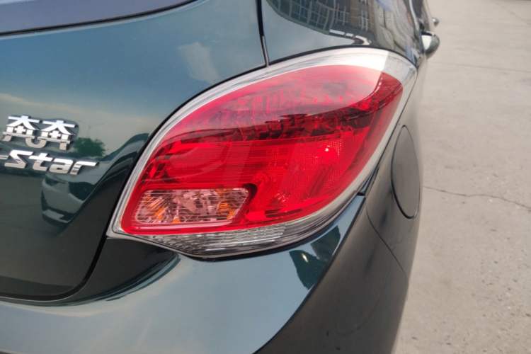 Used CHANGAN Benni E-Star 2022 Qingxin Edition Colorful Model Lithium Iron Phosphate Right Rear Taillight