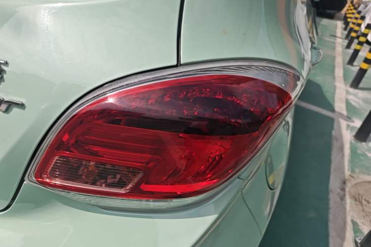 Used CHANGAN Benni E-Star 2022 Qingxin Edition Colorful Model Lithium Iron Phosphate Right Rear Taillight