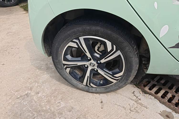Used CHANGAN Benni E-Star 2022 Qingxin Edition Colorful Model Lithium Iron Phosphate Right Rear Wheel Hub