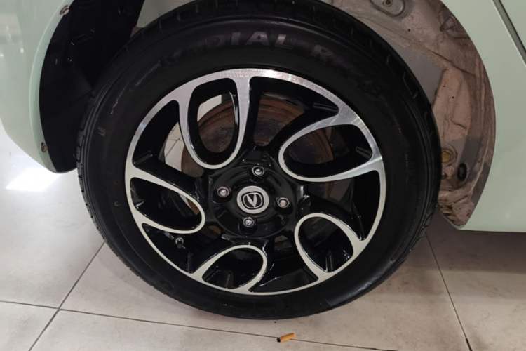 Used CHANGAN Benni E-Star 2022 National Edition Colorful Limited Edition (Fast-Charging Version) Lithium Iron Phosphate Right Rear Wheel Hub