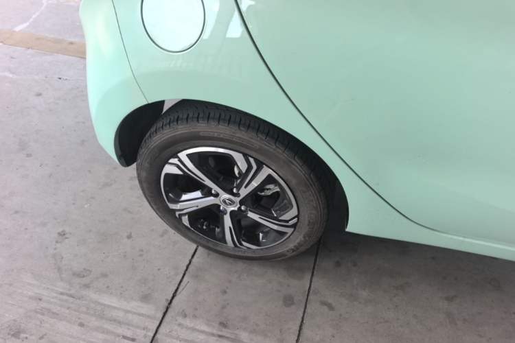Used CHANGAN Benni E-Star 2022 Qingxin Edition Colorful Model Lithium Iron Phosphate Right Rear Wheel Hub